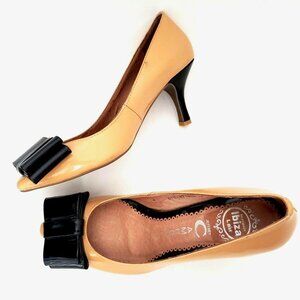 Jeffrey Campbell Situation Heels Pumps Size 5 Ibiza Bow Slip On Tan Black Patent
